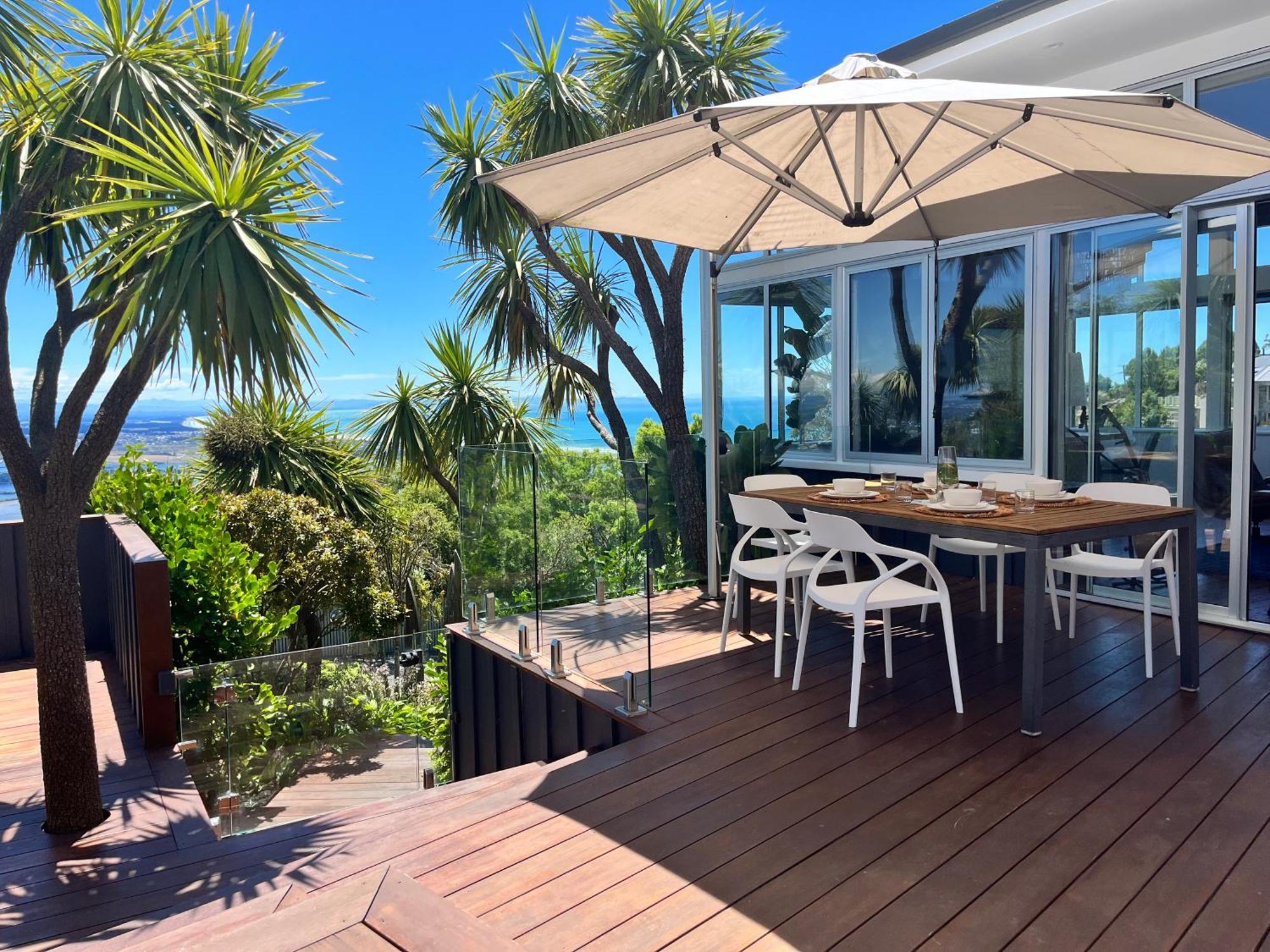 The Lighthouse - Free Breakfast And Stunning Views Bed & Breakfast Christchurch Exterior foto